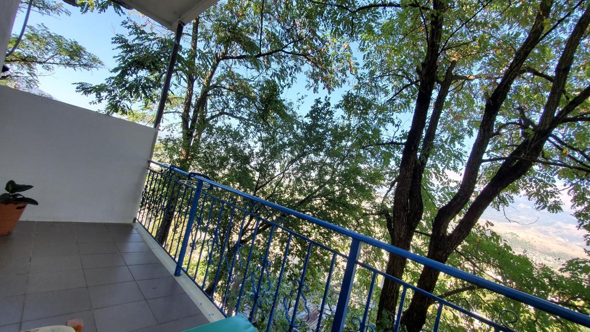 Clockwise Guestrooms Gjirokaster Bilik gambar